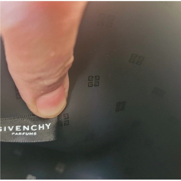 Givenchy - Picture 5 of 10